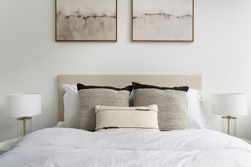 3821 N. Ashland Ave.