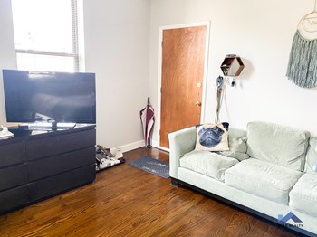 2056 W. Division St. 2-3 Beds Apartment for Rent - Photo Gallery 6