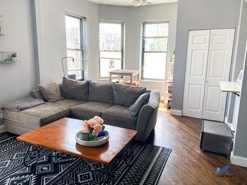 2056 W. Division St. 2-3 Beds Apartment for Rent - Photo Gallery 5