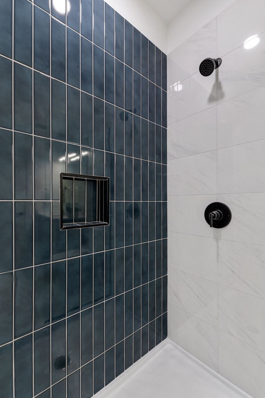 3821 N. Ashland Ave.