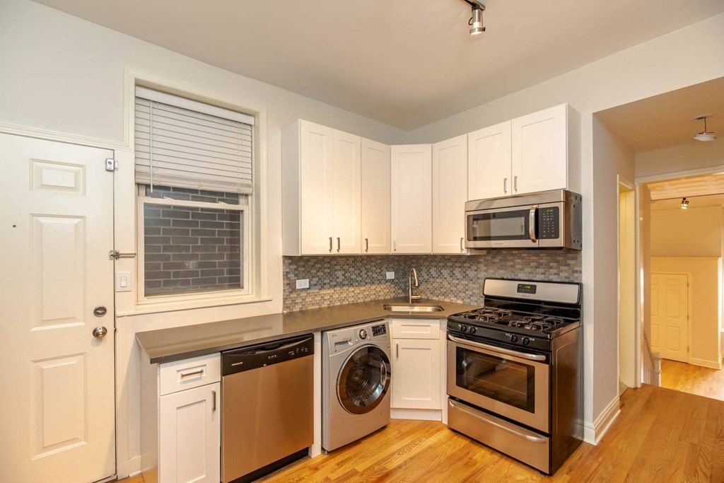 2411-13 N Talman/2622-24 W Fullerton