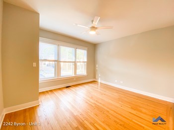 2236-42 W. Byron St. 1-3 Beds Apartment for Rent - Photo Gallery 6