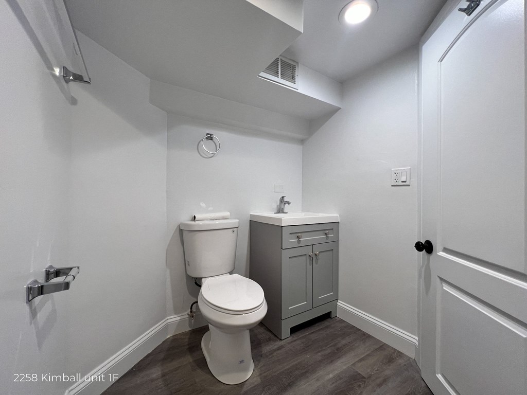 2258 Kimball 1F Duplex