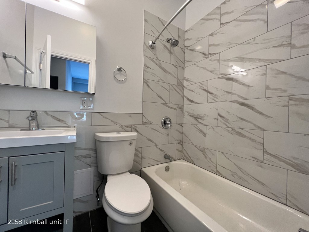 2258 Kimball 1F Duplex