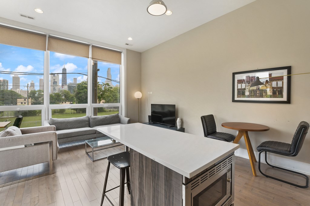 1 Bed - 1 Bath 943 Crosby
