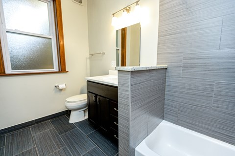 3335 W. Dickens Ave. 2 Beds Apartment for Rent