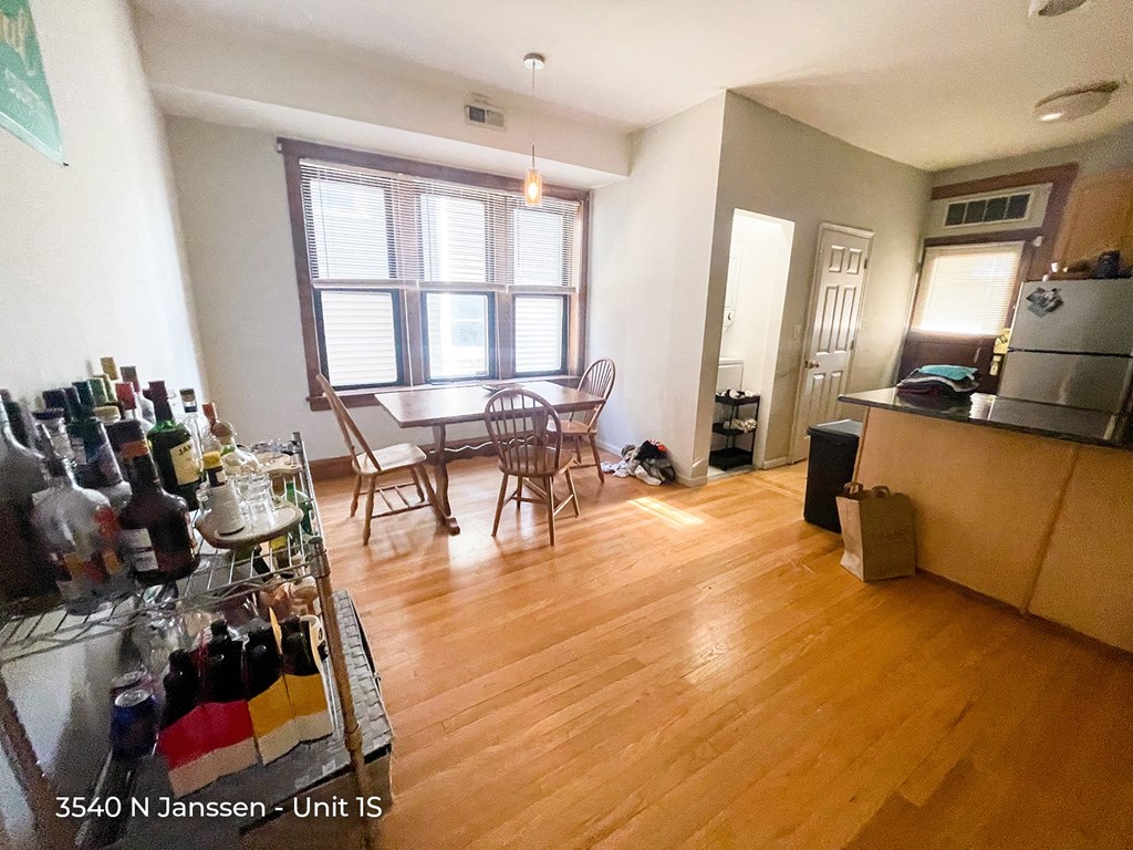 a view of the dining room from the living room