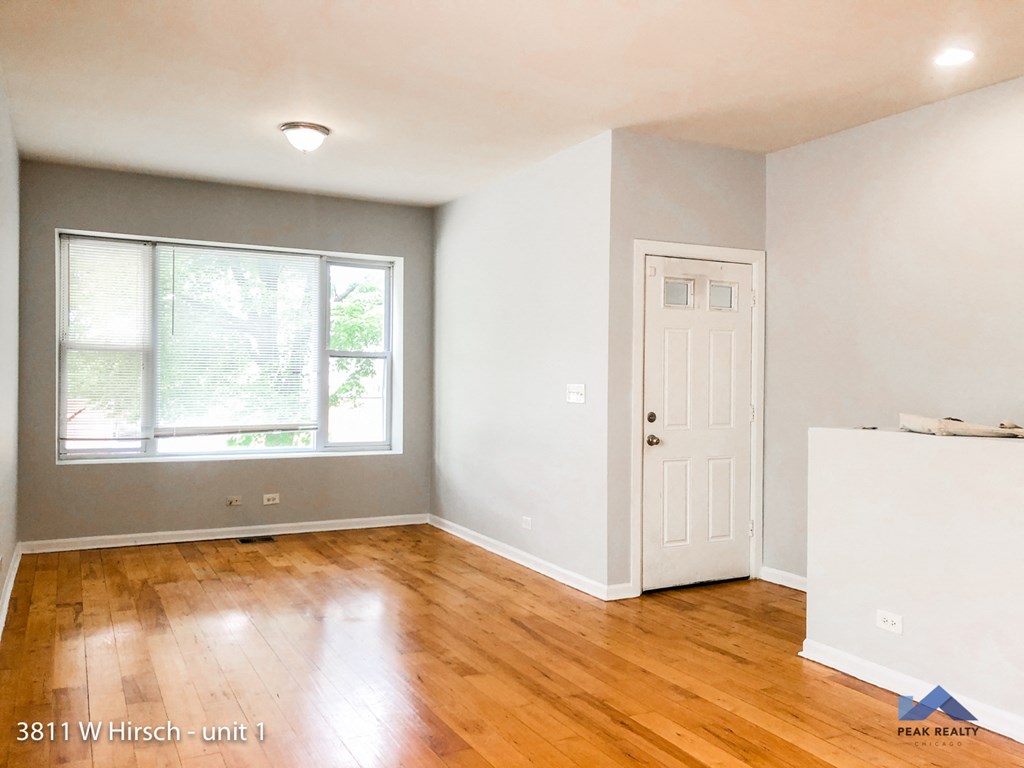 the floor is made up of many different colors and patterns