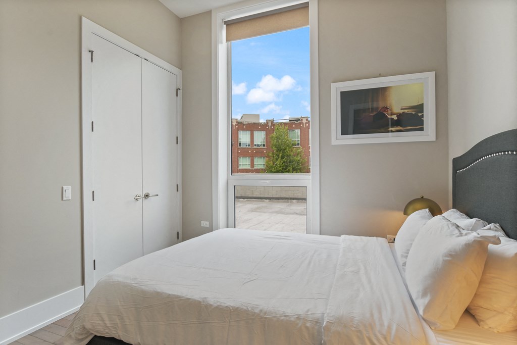 1 Bed - 1 Bath 943 Crosby