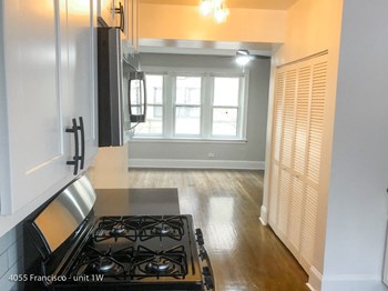4049-57 N. Francisco Ave. 1-2 Beds Apartment for Rent - Photo Gallery 3