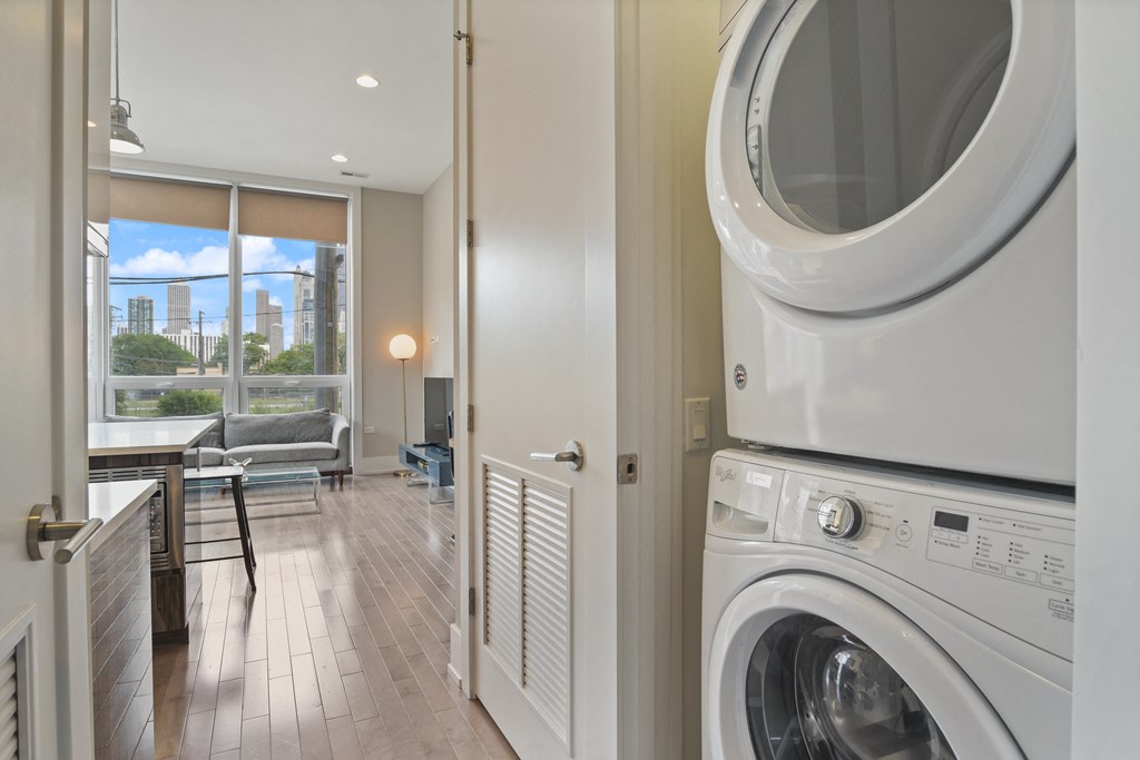 1 Bed - 1 Bath 943 Crosby