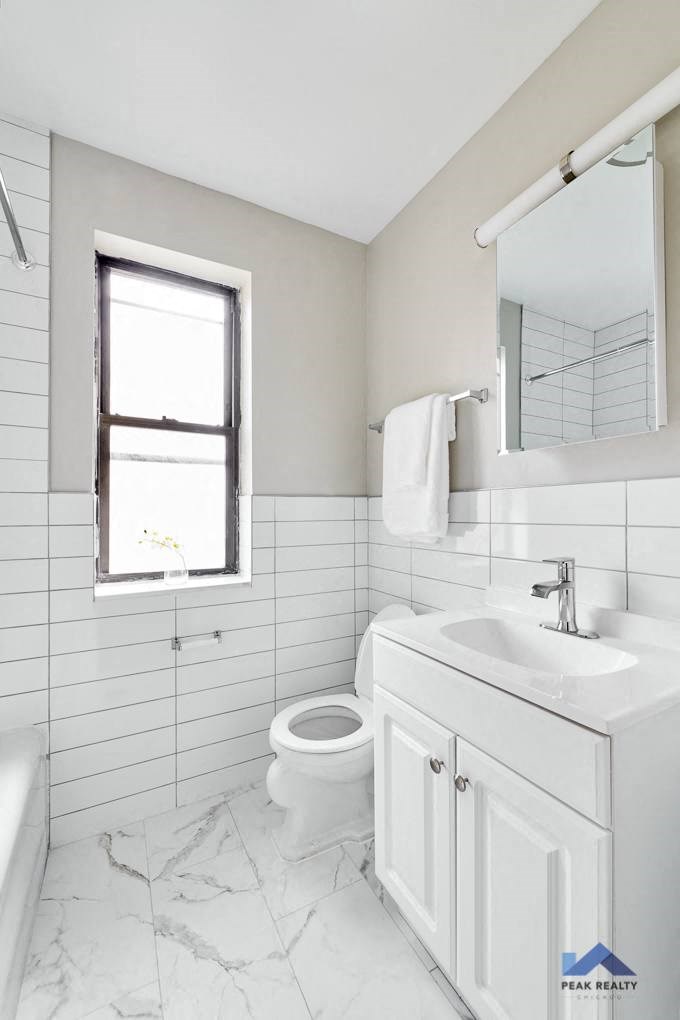 444 W. St. James Pl.