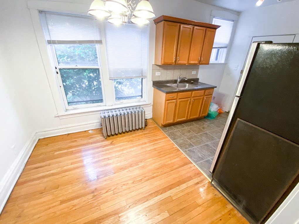 543-49 W. Arlington Pl.