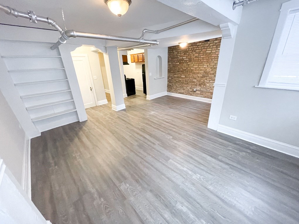 543-49 W. Arlington Pl.