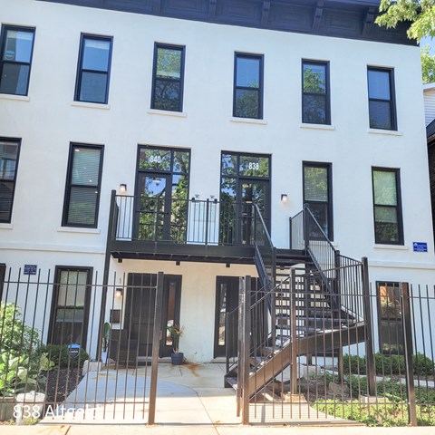 838 Altgeld in Lincoln Park