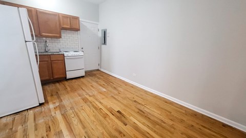 855 N. Oakley Blvd. 1-2 Beds Apartment for Rent