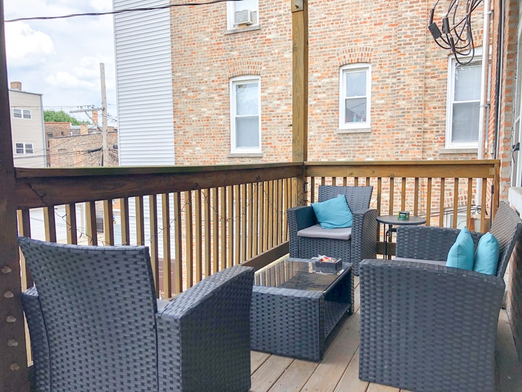 2656-58 W. Iowa St./907 N. Washtenaw Ave.