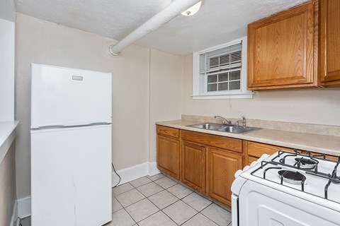 995 Corona St. 1 Apartment for Rent