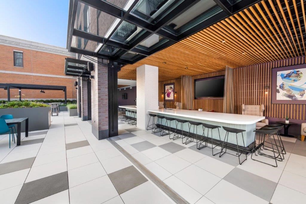 Avenir Apartments River North