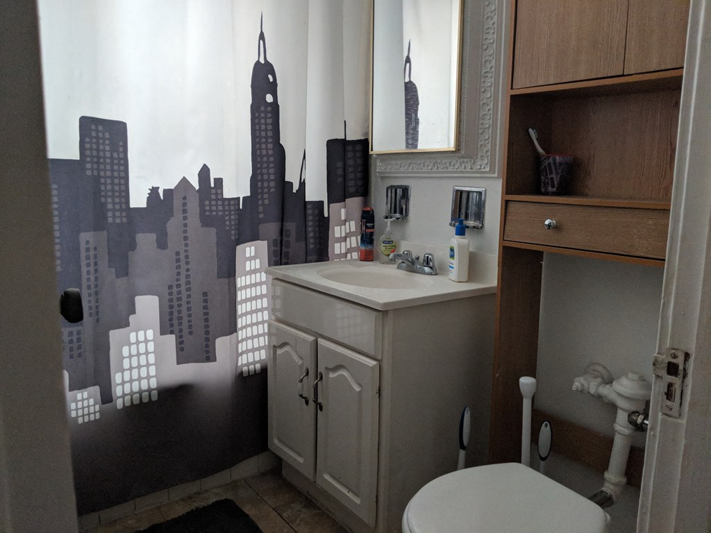 1146-58 W. Montana St./2437-45 N. Racine