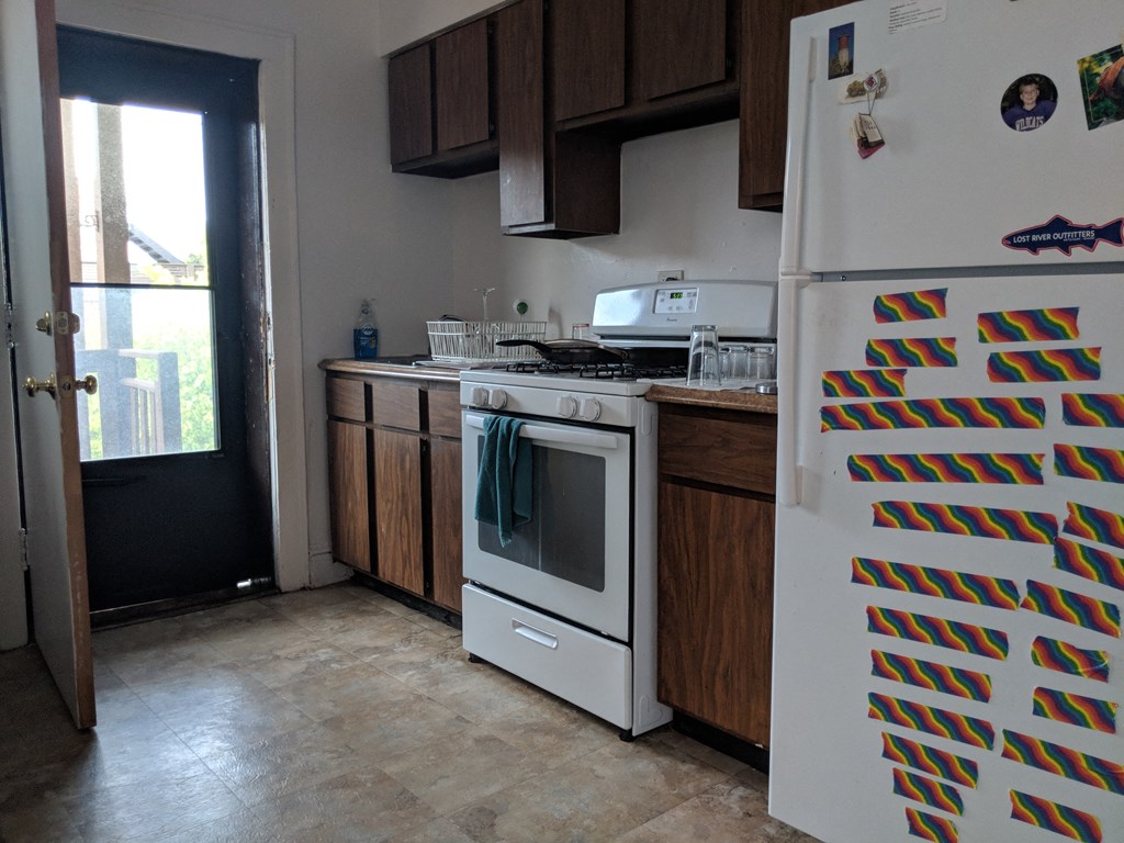 1146-58 W. Montana St./2437-45 N. Racine