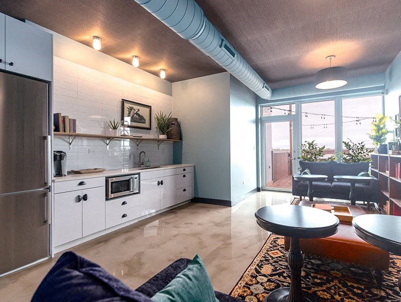 Kitchenett in lounge area