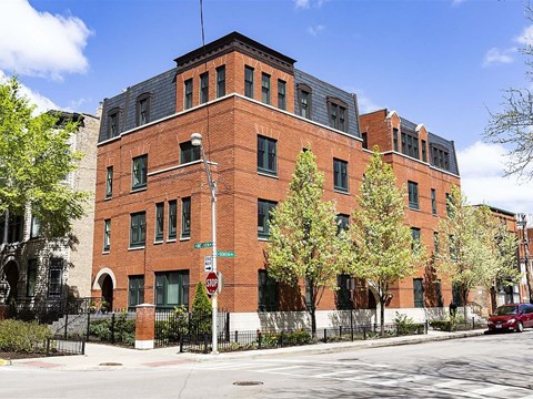600 W. Belden Ave. 4 Beds Apartment for Rent