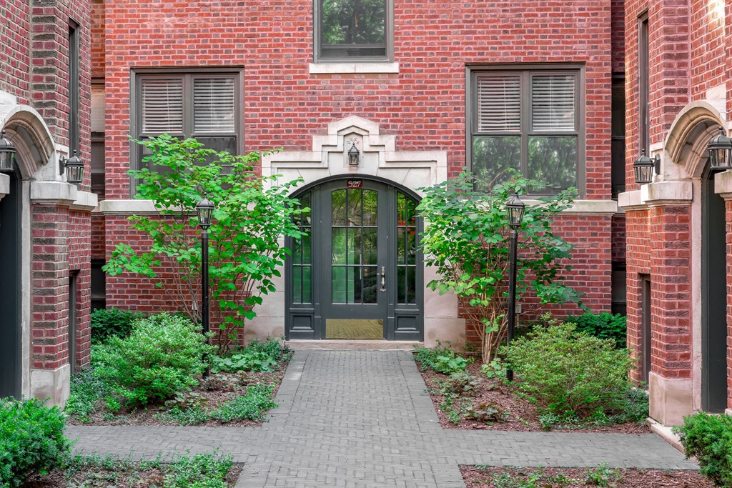 523-31 W. Fullerton Ave.