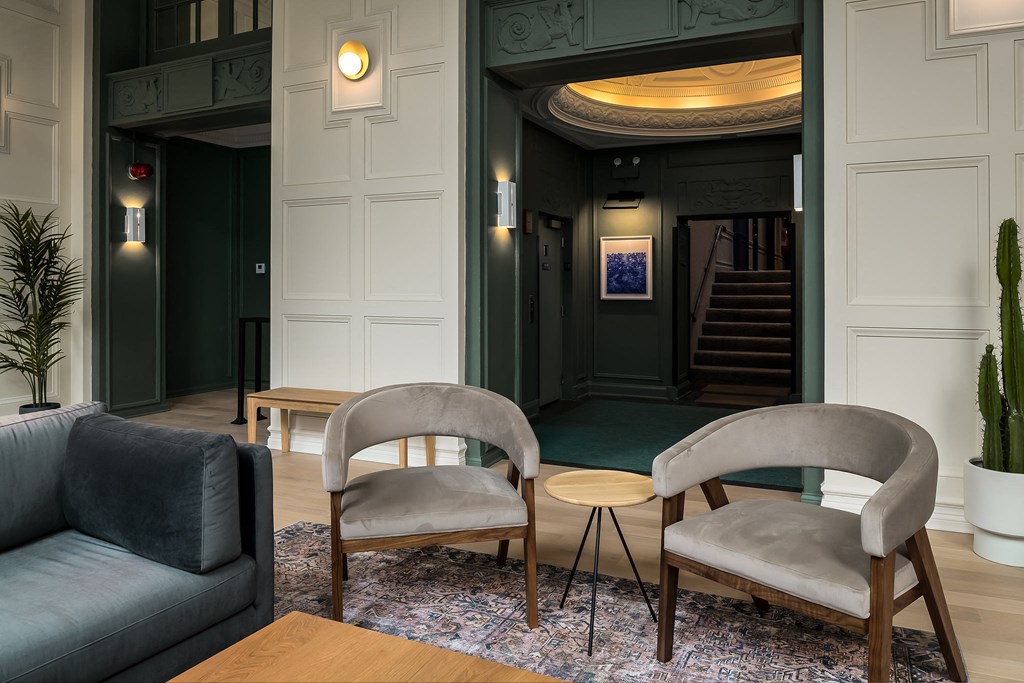 444 W. St. James Pl.