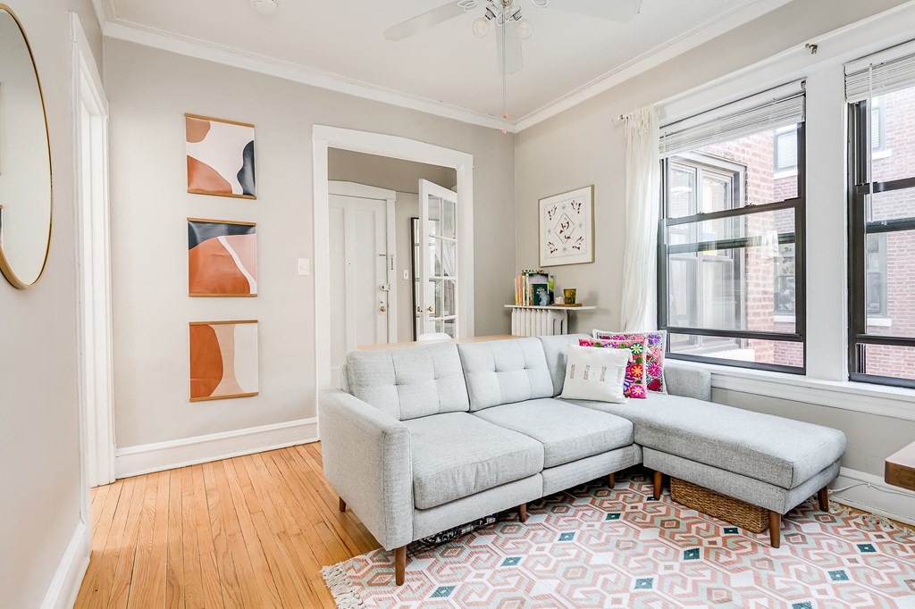 523-31 W. Fullerton Ave.