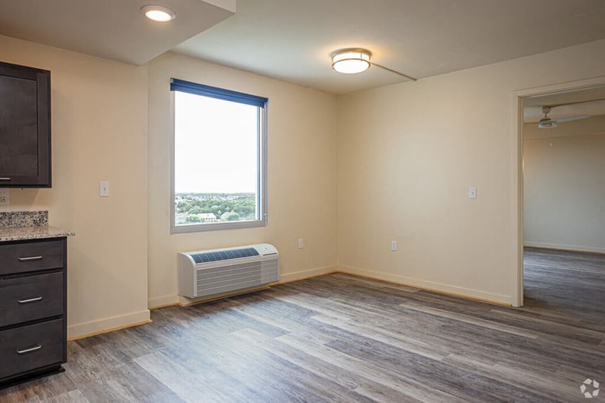 Lake Forest Manor Apartments, 10101 Lake Forest Blvd, New Orleans, LA RentCafe