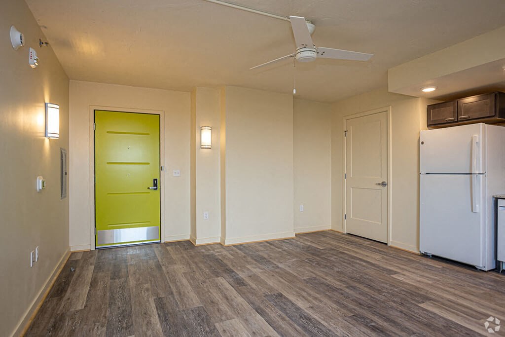 Lake Forest Manor Apartments, 10101 Lake Forest Blvd, New Orleans, LA