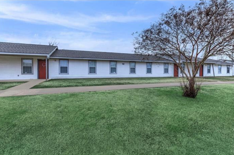 2130 N. Hearne Ave. 1 Bed Apartment for Rent