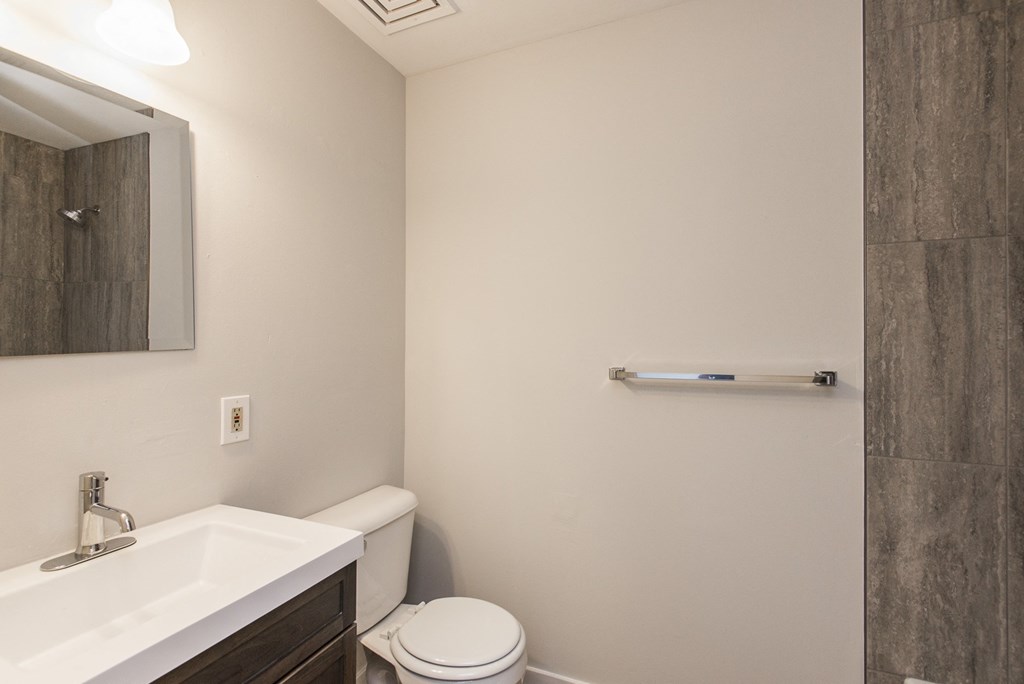 108 Levering Bathroom 1