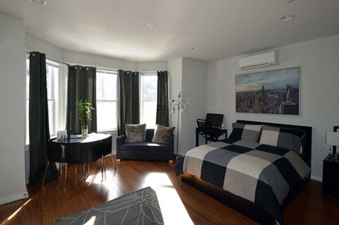 4031 Spruce Bedroom 1