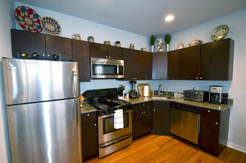 4031 Spruce Kitchen 1