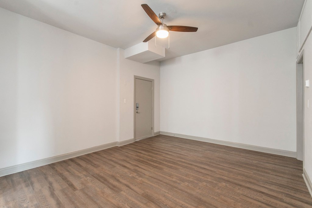 4323 Spruce Living Room