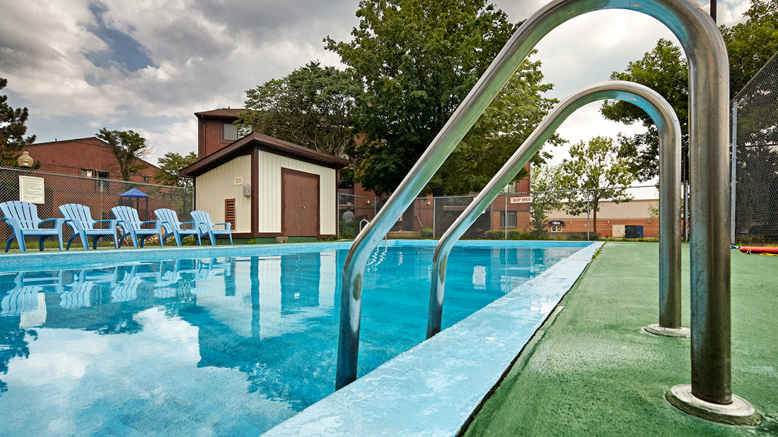 Supervised Outdoor Swimming Pool