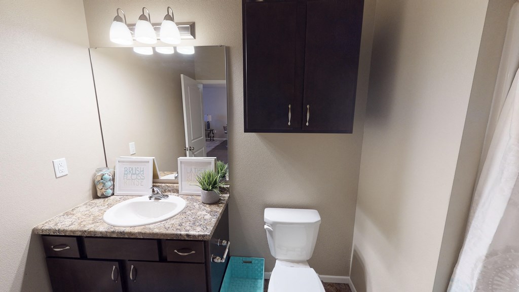Bathroom With Bathtub at Cascades of Mandan, North Dakota, 58554