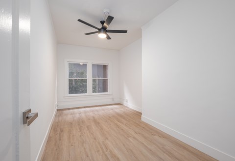 Room at Westmore Manor Apartments, Los Angeles, CA, 90020