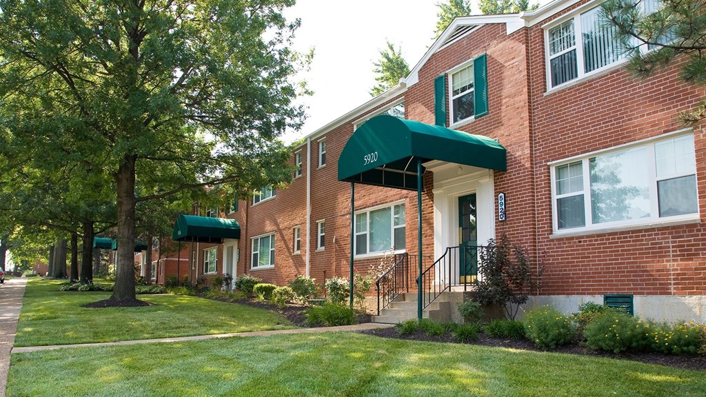 building View at Hampton Gardens, Saint Louis, 63139