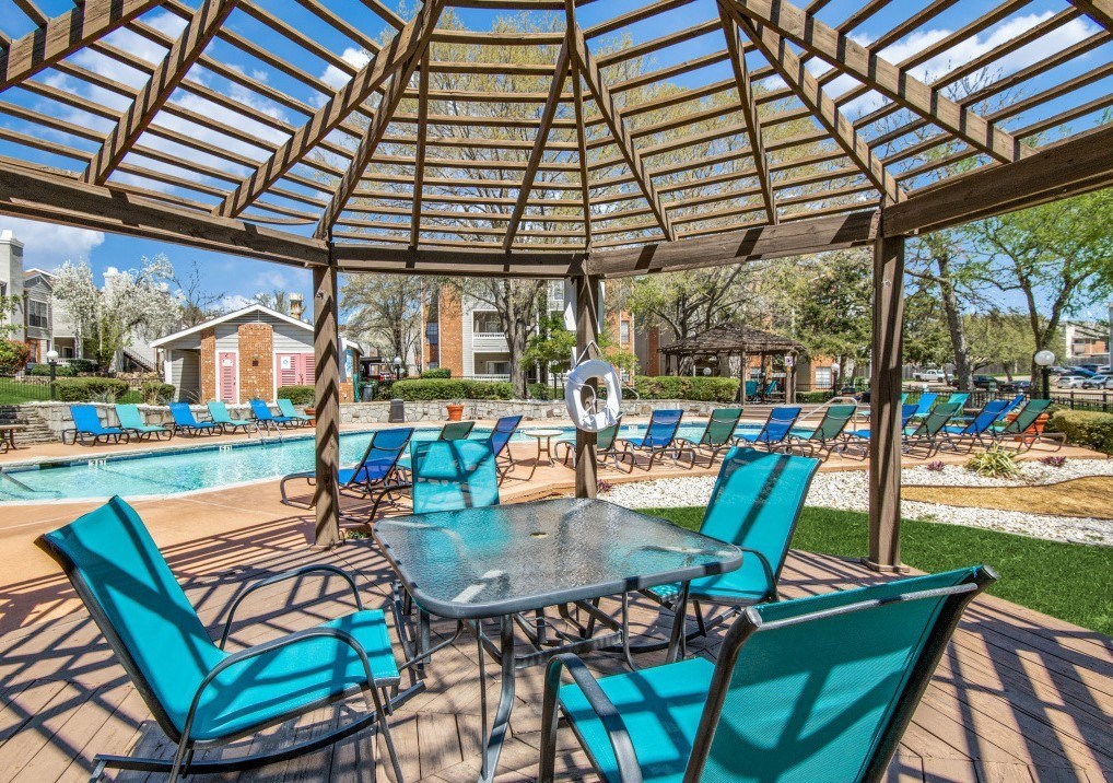 Swimming Pool With Relaxing Sundecks at Foxborough Apartments, Irving, Texas