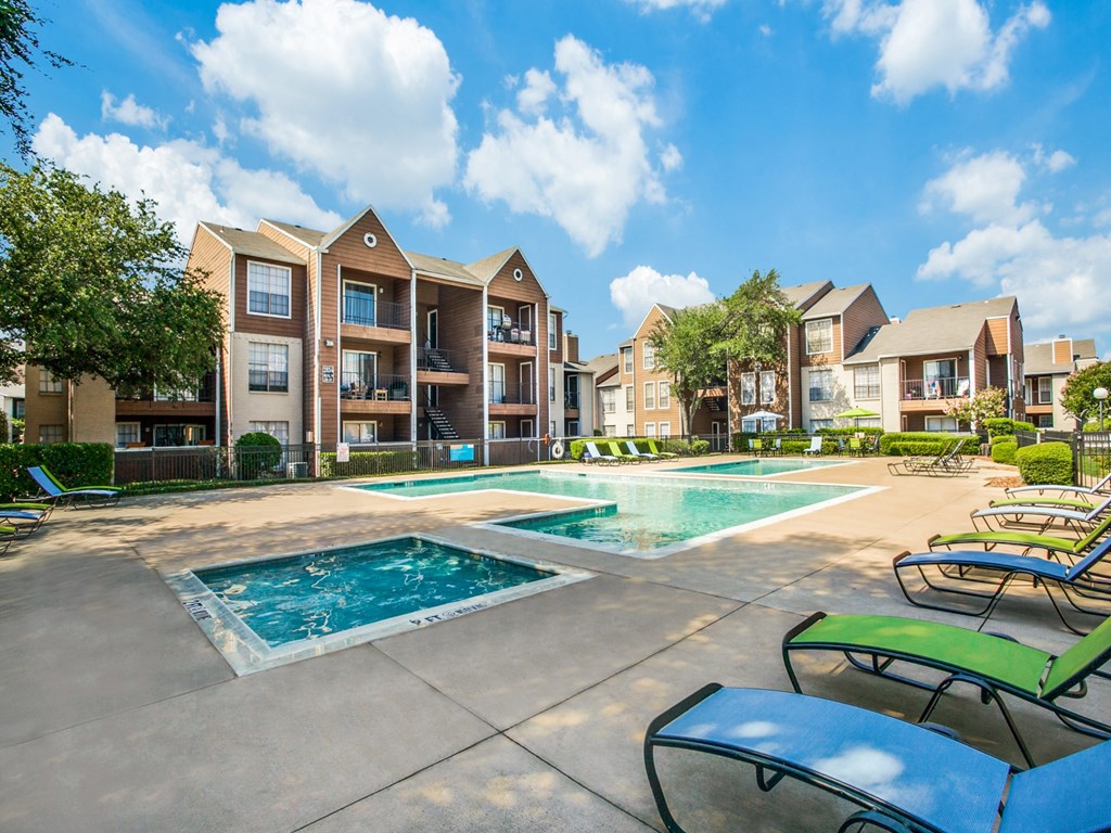 Swimming Pool With Relaxing Sundecks at Seacrest Apartments, Texas, 75044