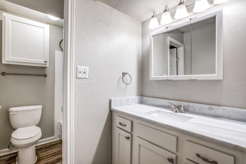 Designer Bathroom Suites at Seacrest Apartments, Garland