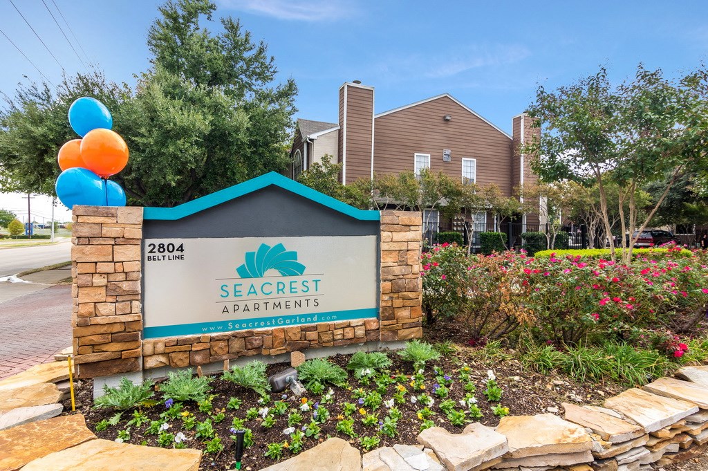 Decorated Entry Sign at Seacrest Apartments, Garland, 75044