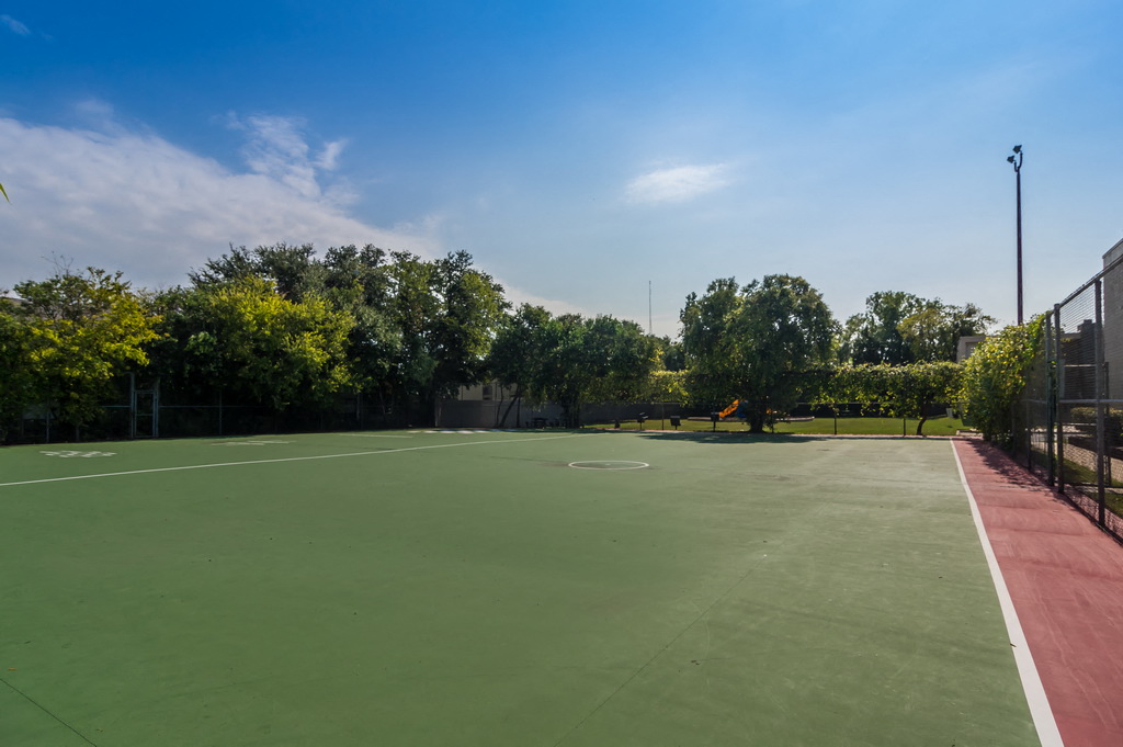 Full Size Basketball Court at Falls on Clearwood Apartments, Richardson, 75081