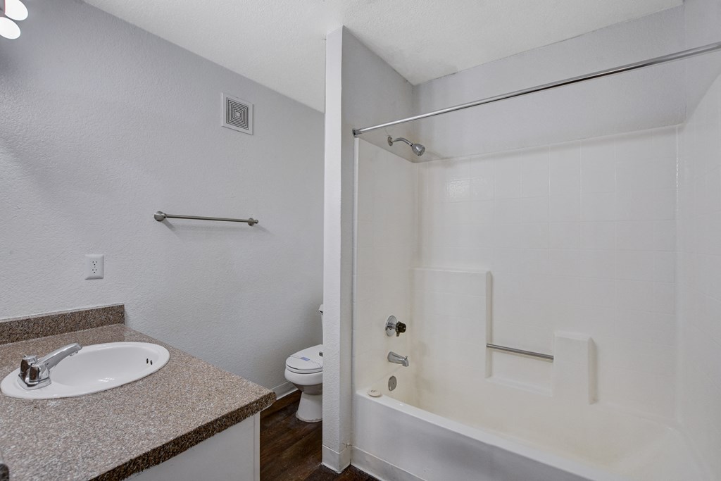 Bathroom With Bathtub at Desert Vistas Apartments, Las Vegas, Nevada, 89142