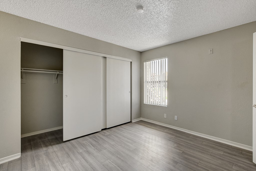 bedroom with high celling at Citrus Apartments, Las Vegas