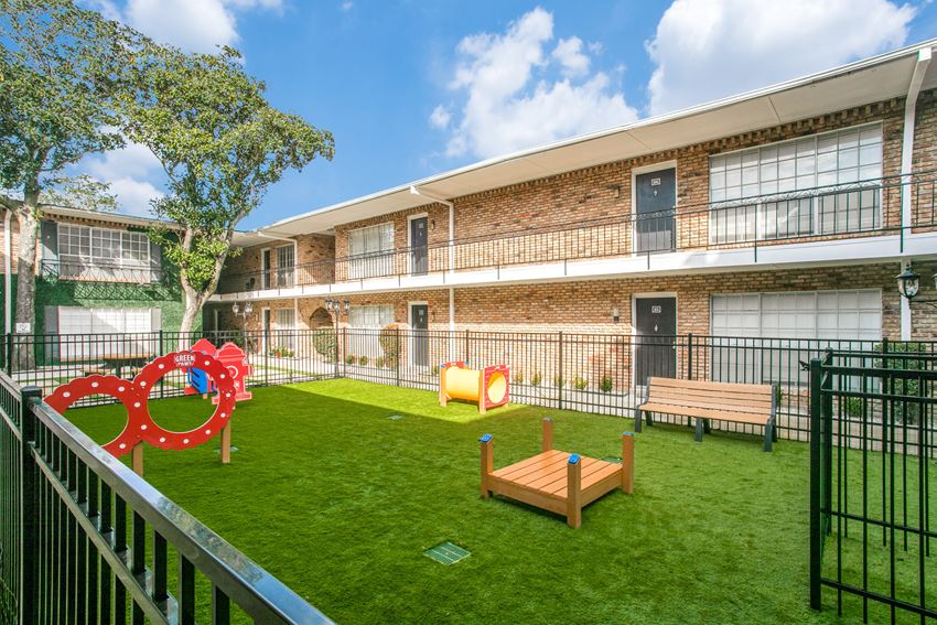 Bellaire Oaks Apartments, 8900 Chimney Rock Road, Houston, TX RentCafe