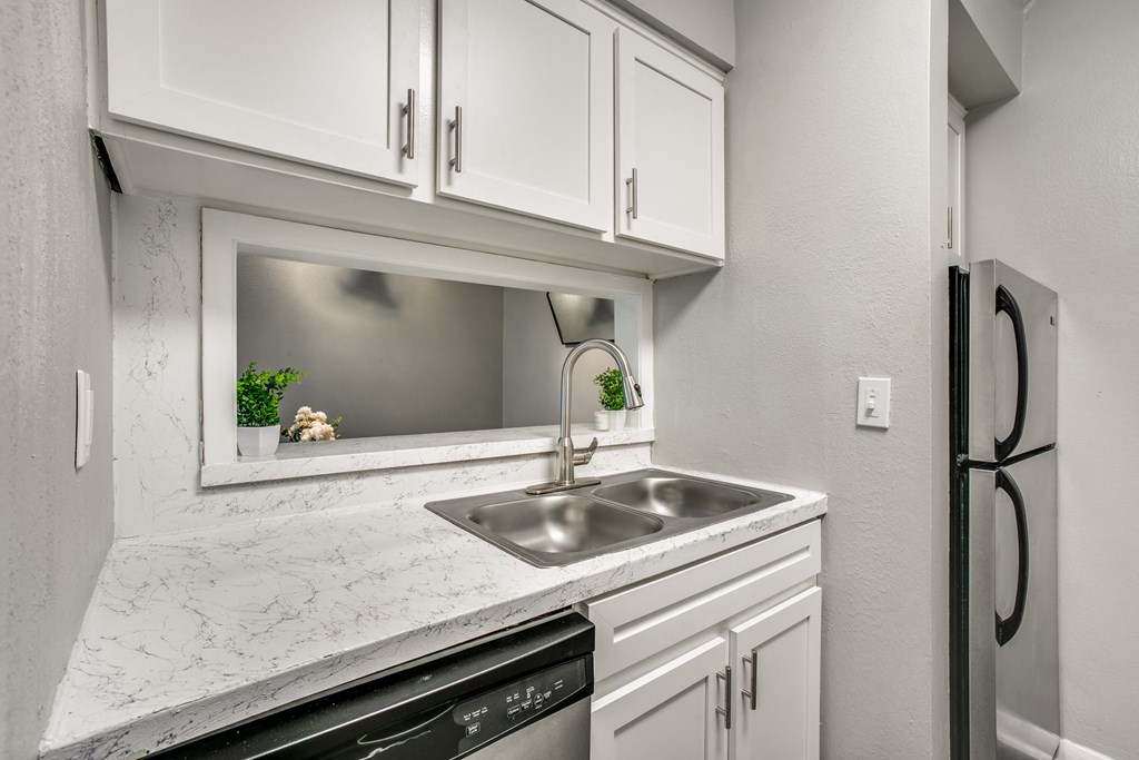 breakfast bar at Bellaire Oaks Apartments, Texas, 77096